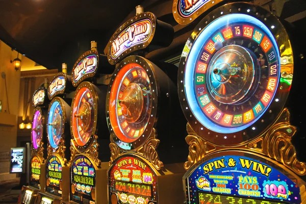 erek 66 live blackjack table on mobile screen